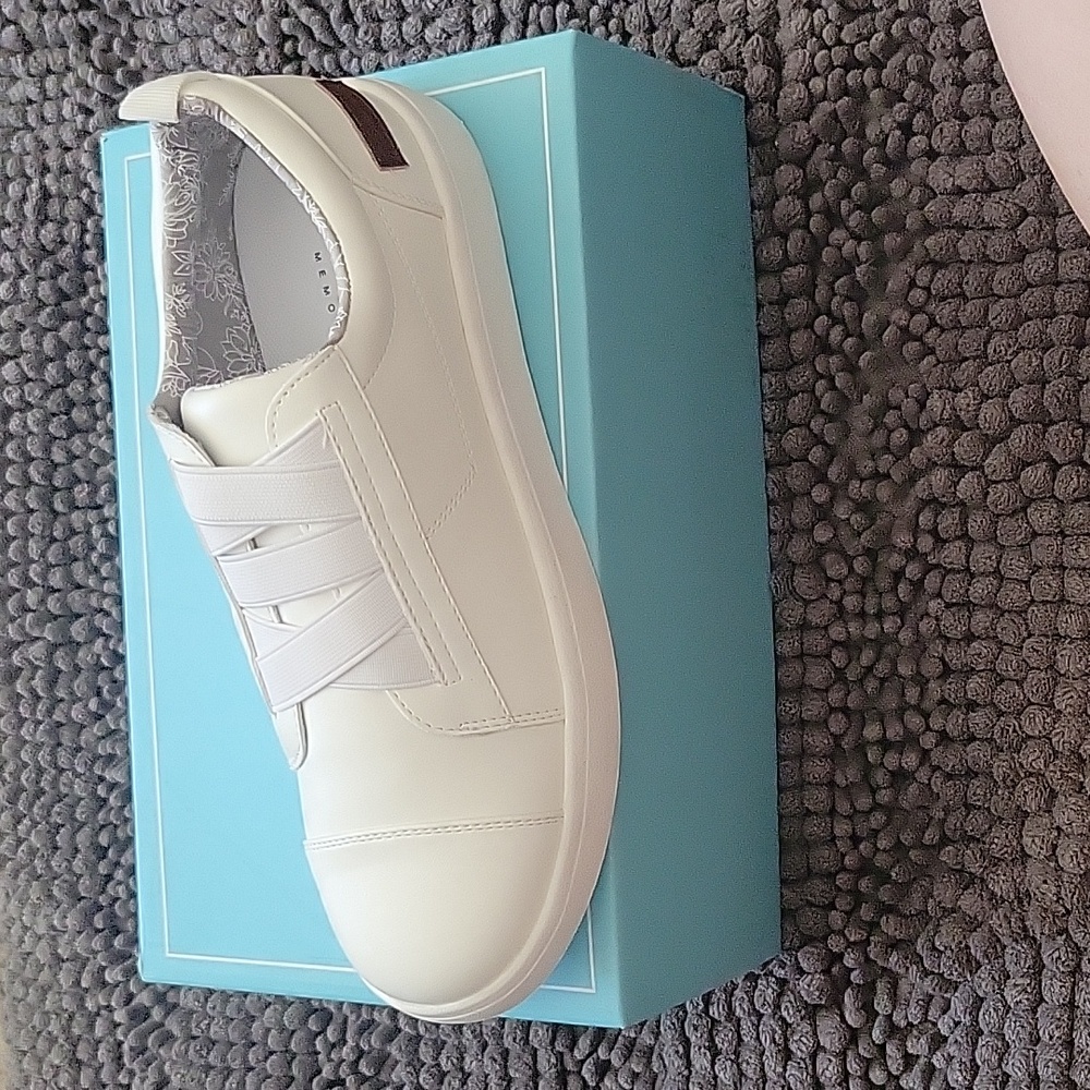 Vepose New York sneakers